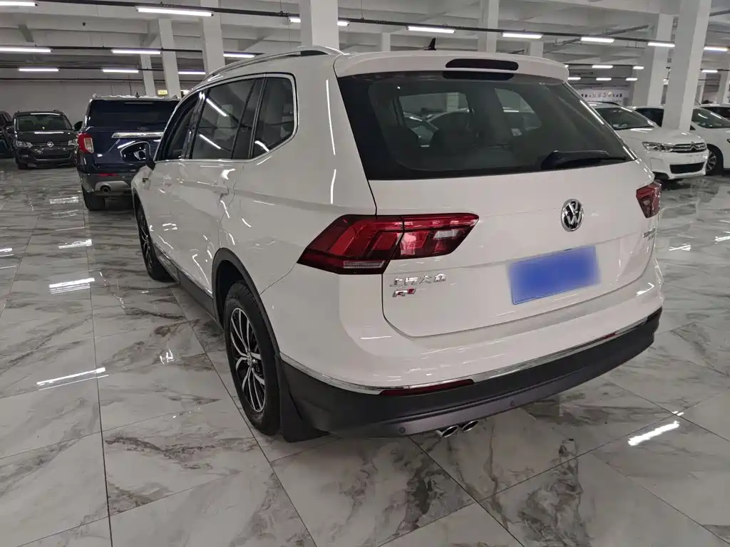 Volkswagen Tiguan L 2017 — фото 15