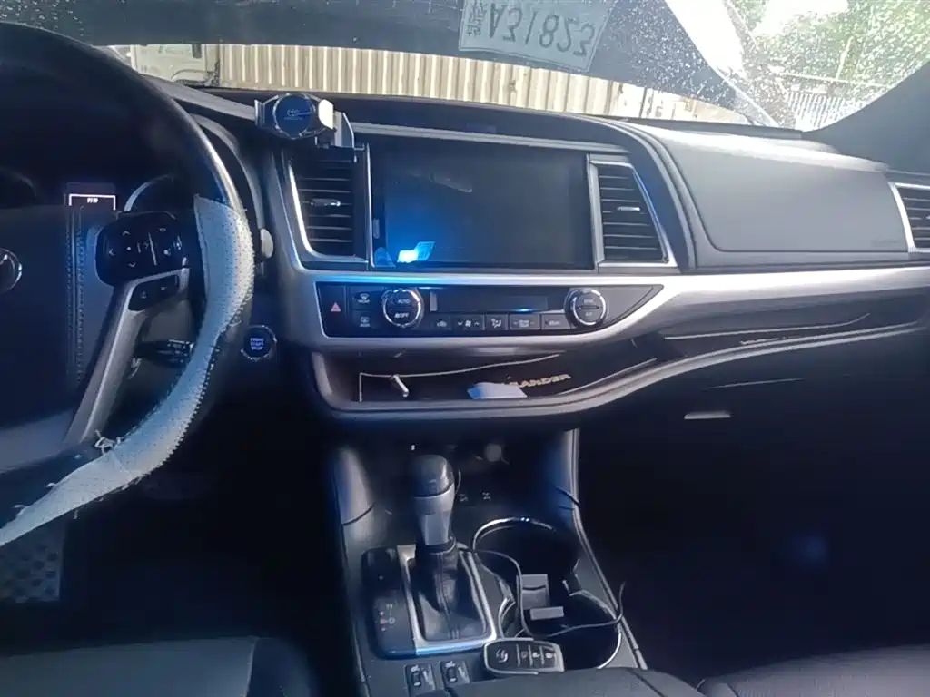 Toyota Highlander 2018 — фото 13