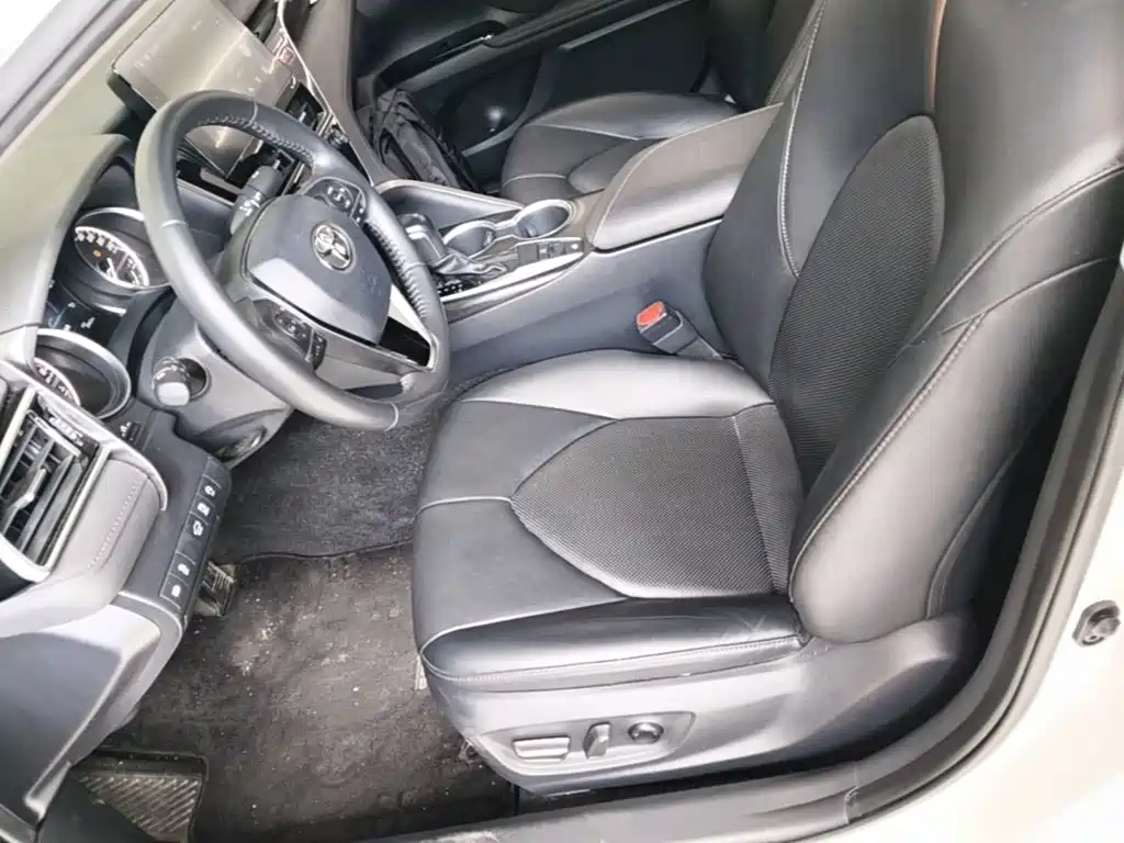 Toyota Camry 2023 — фото 15