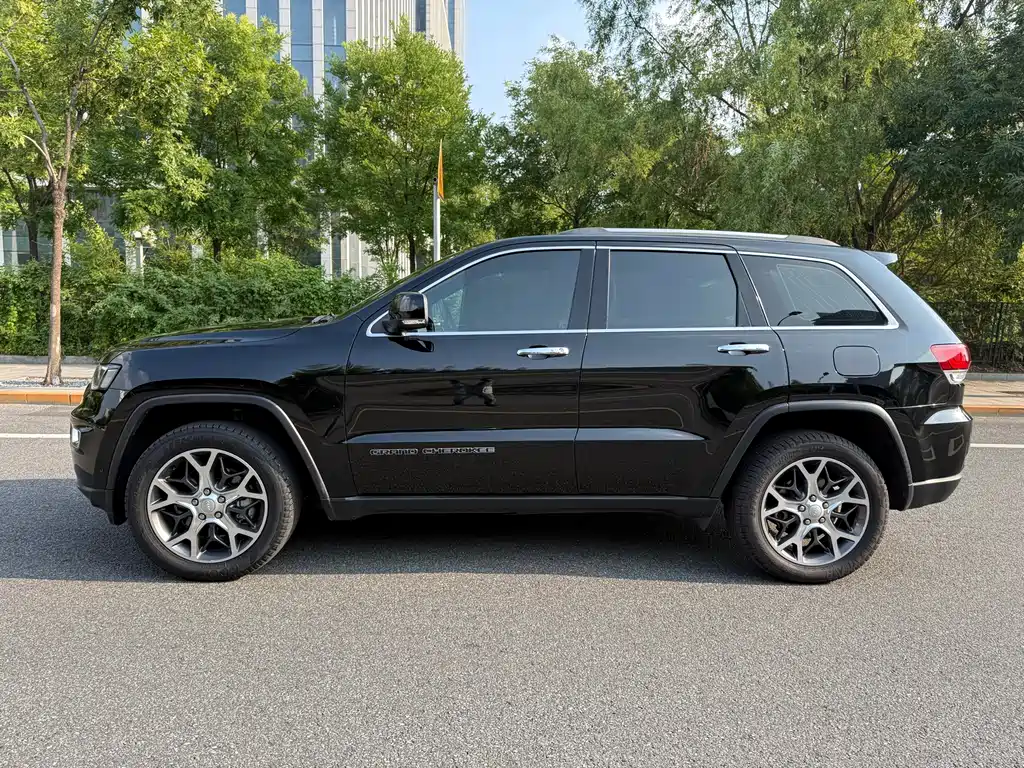 Jeep Grand Cherokee 2020 — фото 5