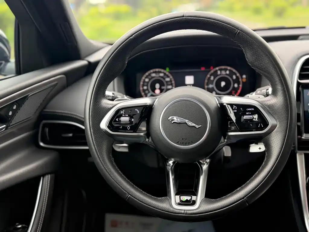 Jaguar XEL 2021 — фото 14