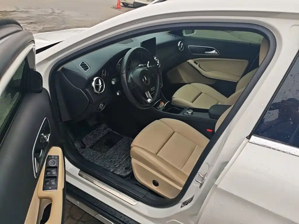 Mercedes-Benz GLA 2017 — фото 16