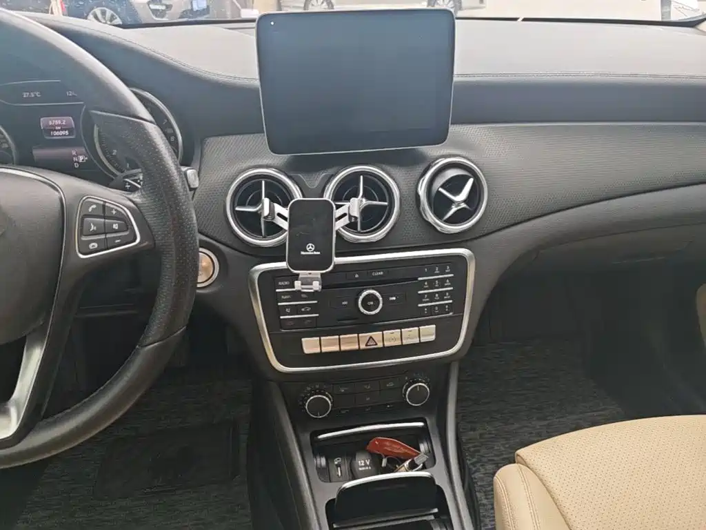 Mercedes-Benz GLA 2017 — фото 13