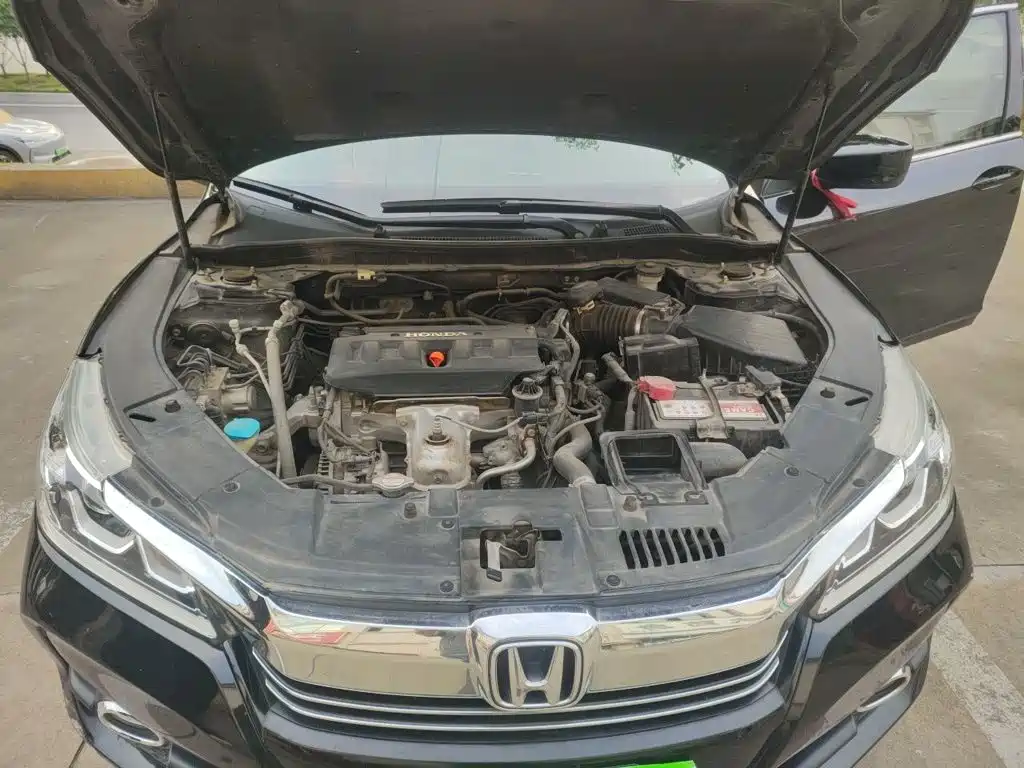 Honda Accord 2016 — фото 11