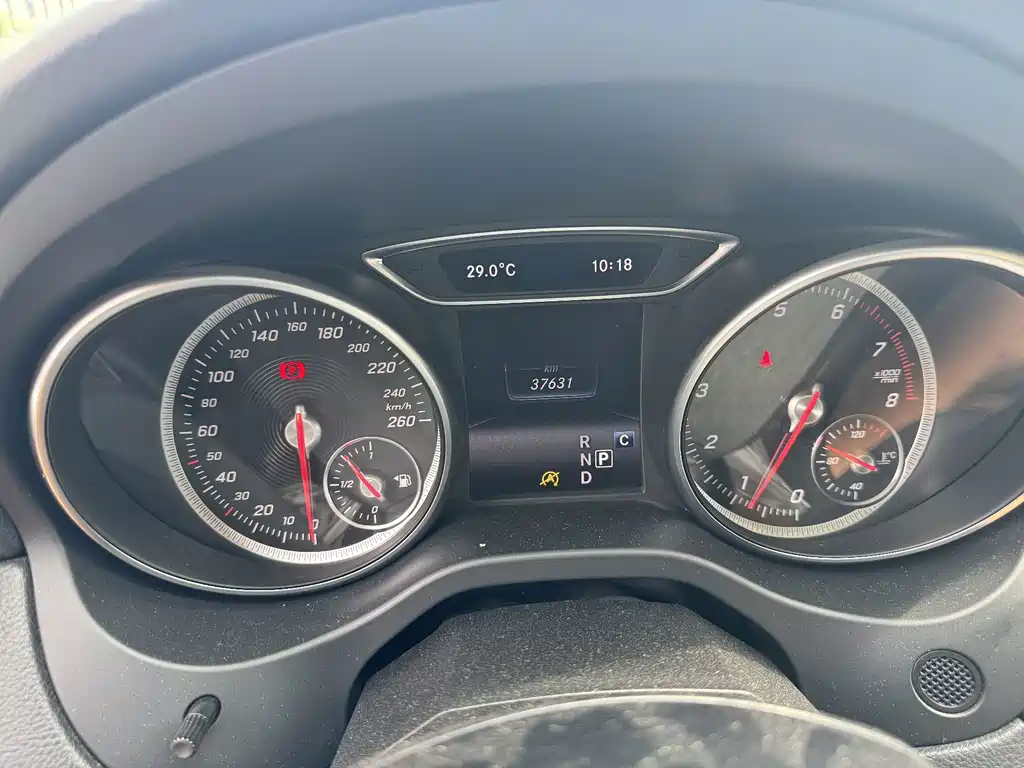 Mercedes-Benz GLA 2018 — фото 15