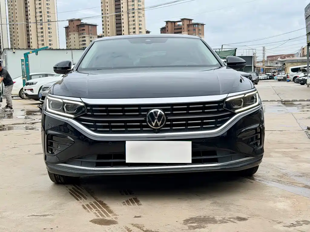 Volkswagen Passat 2025