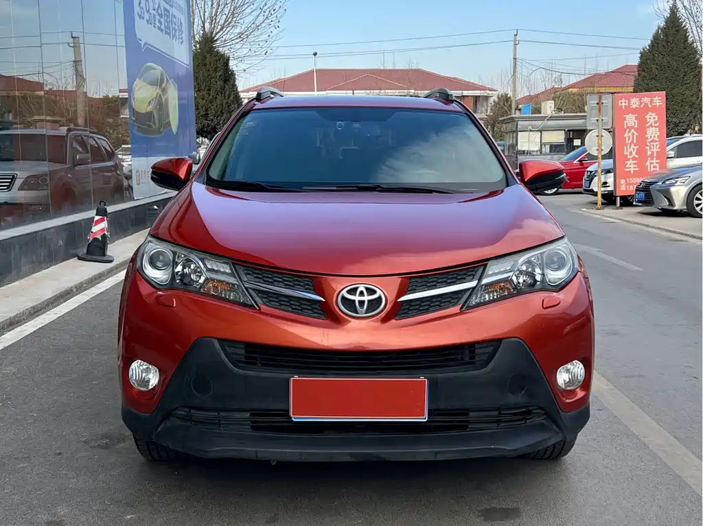 Toyota RAV4 2014 — фото 2