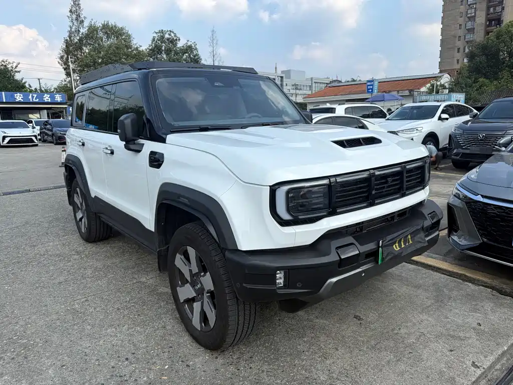 BAIC BJ40 Extended Range 2025 — фото 2