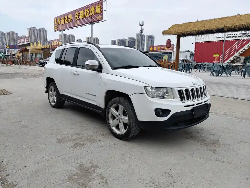 Jeep Compass 2012 — фото 3