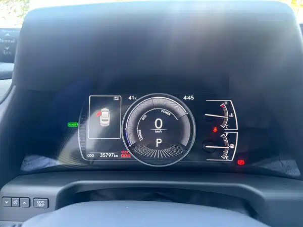 Lexus ES 2025