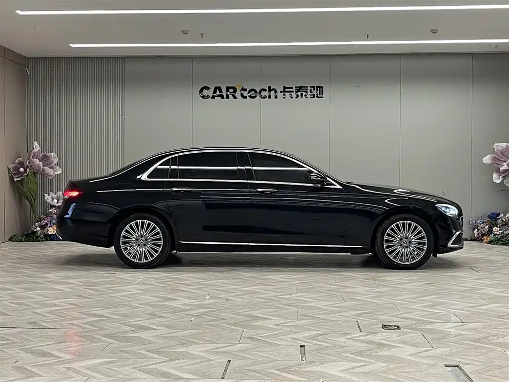 Mercedes-Benz E-Class 2022 — фото 4