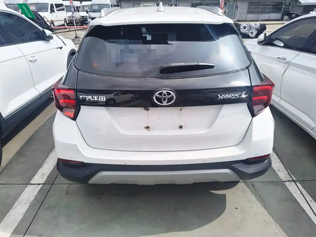 Toyota Yaris L 2020 — фото 6