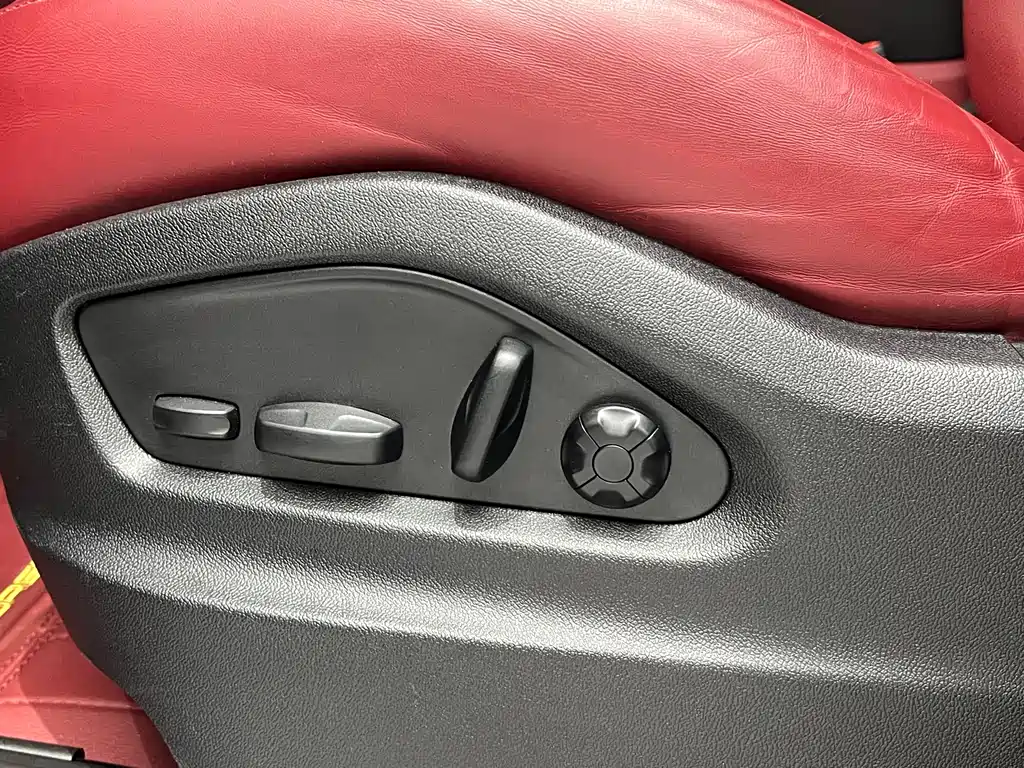 Porsche Cayenne Hybrid 2022 — фото 22