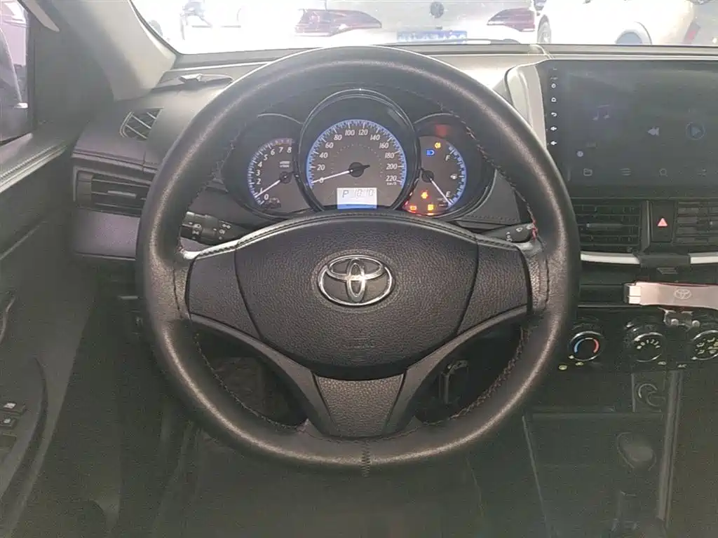 Toyota Yaris L 2018 — фото 11