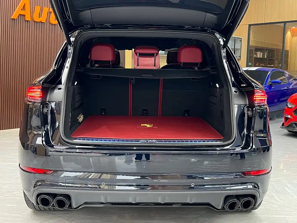 Porsche Cayenne Hybrid 2022 — фото 35