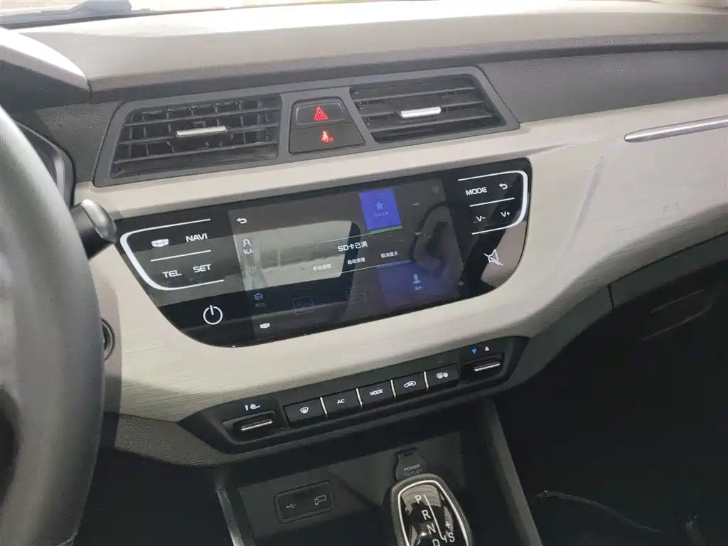 Geely Vision X3 2021 — фото 13