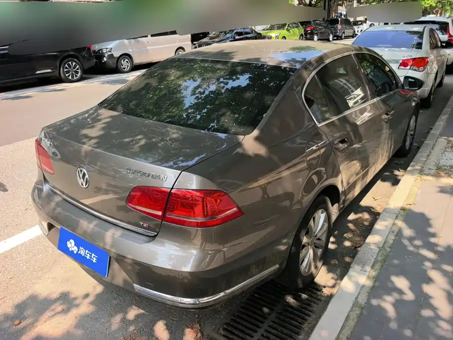 Volkswagen Magotan 2013