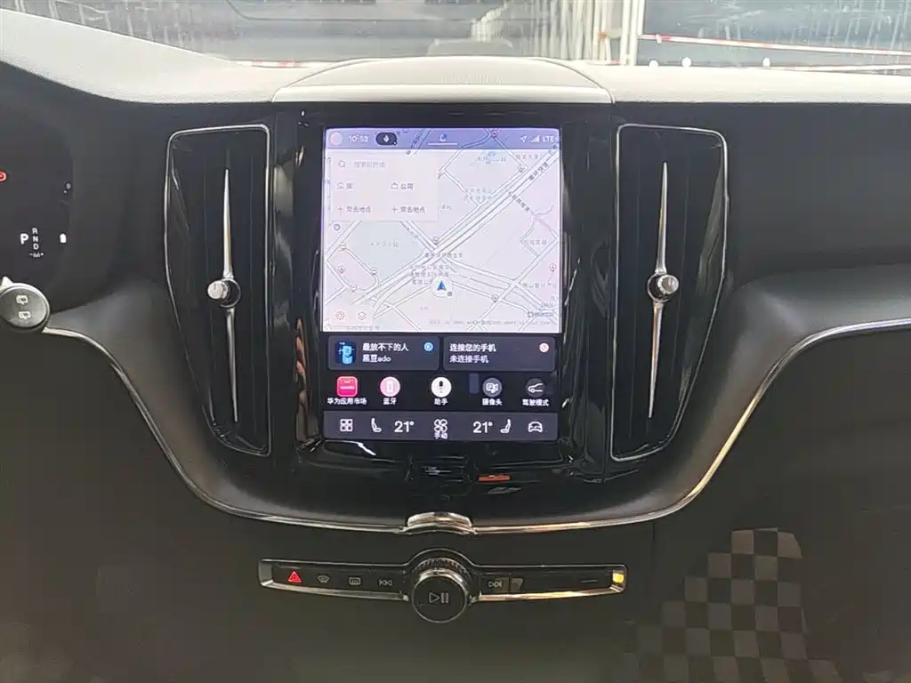 Volvo XC60 2022 — фото 13