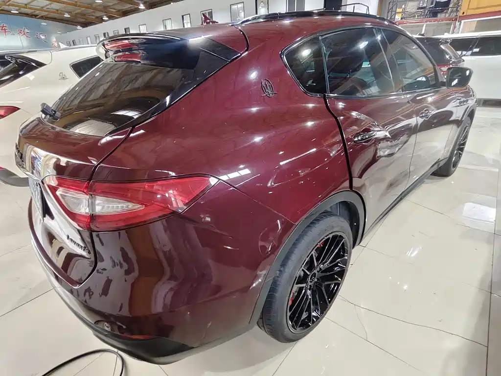 Maserati Levante 2017 — фото 6