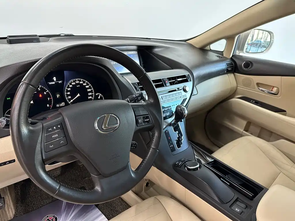 Lexus RX Classic 2011 — фото 15