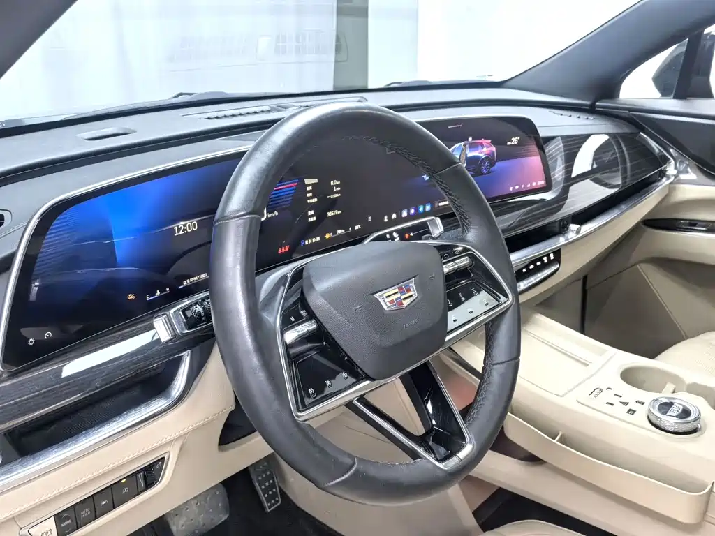 Cadillac XT5 2024 — фото 4