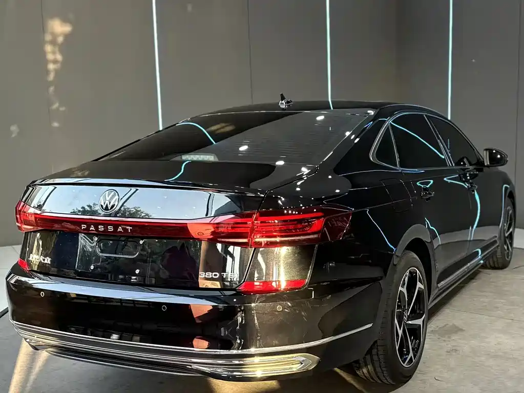Volkswagen Passat 2025
