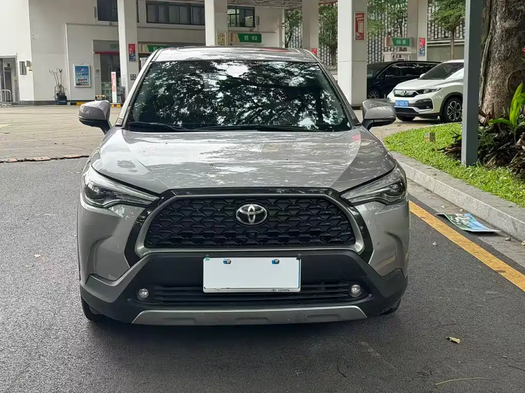 Toyota Corolla Cross 2022 — фото 2