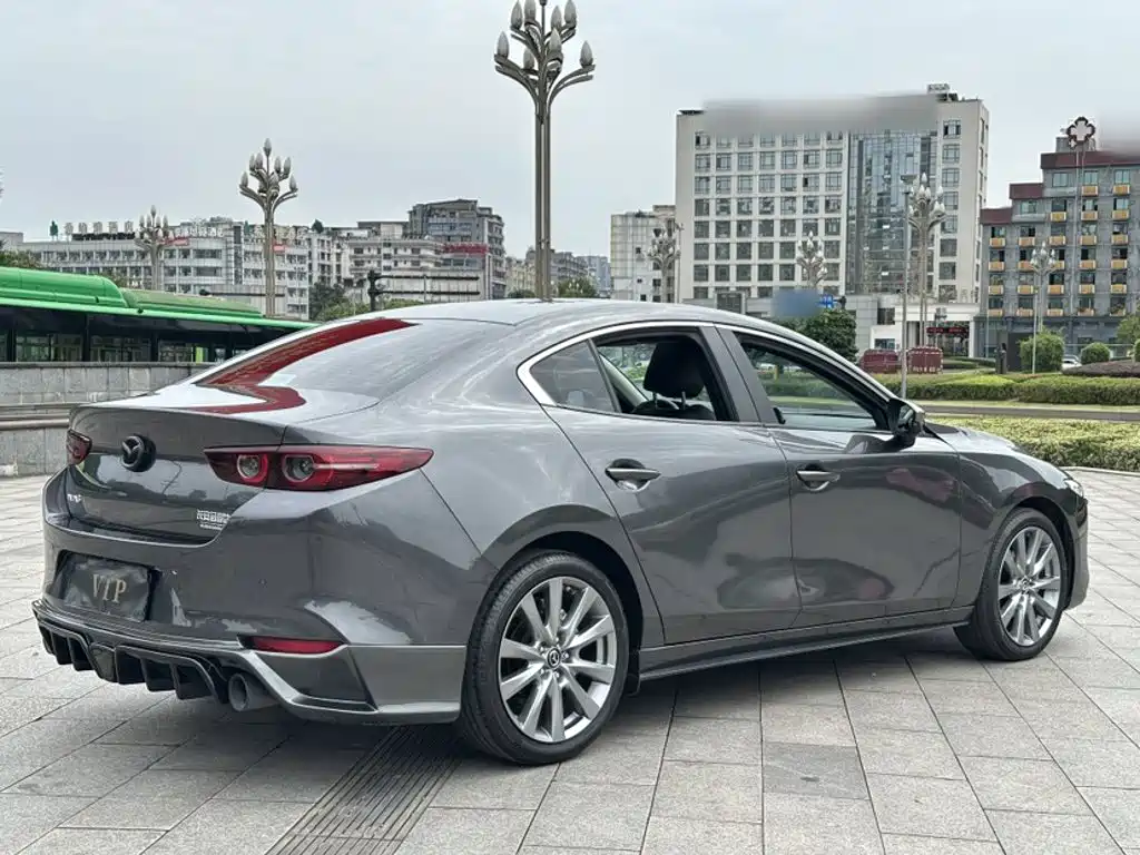 Mazda 3 Axela 2023 — фото 13