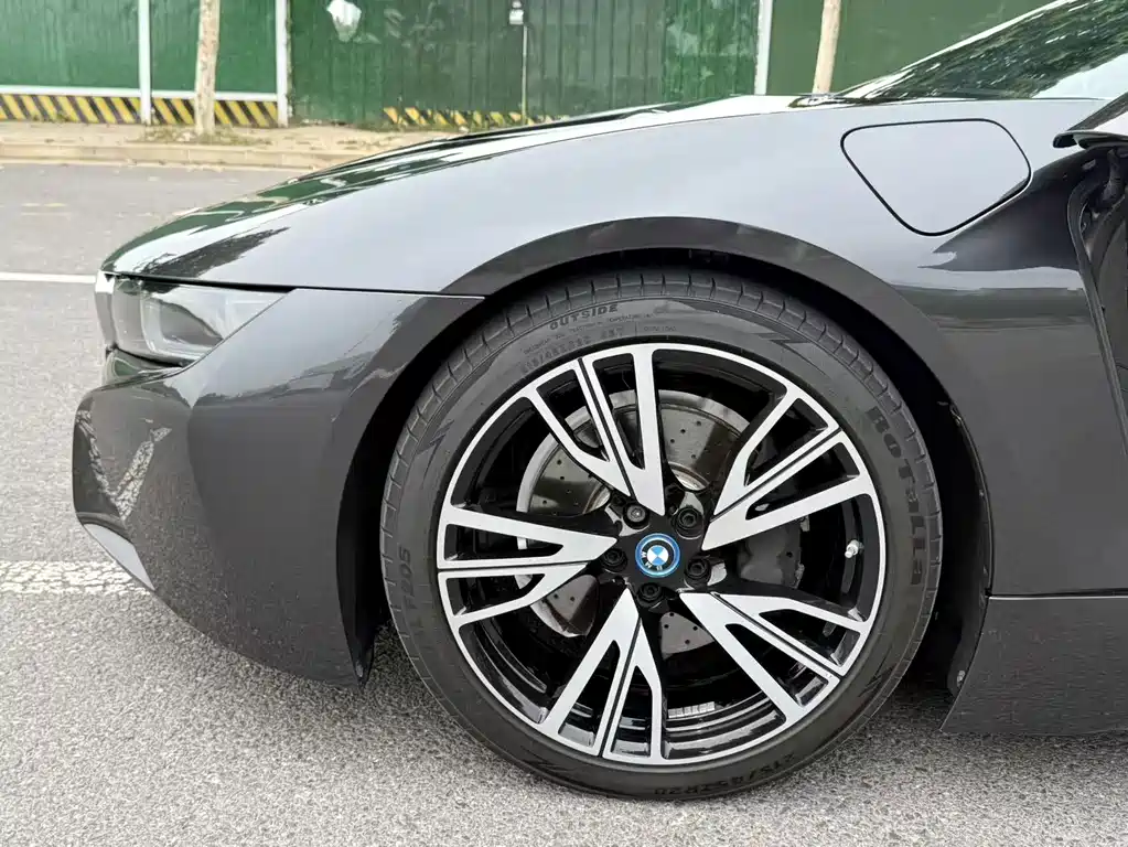 BMW i8 2018 — фото 8