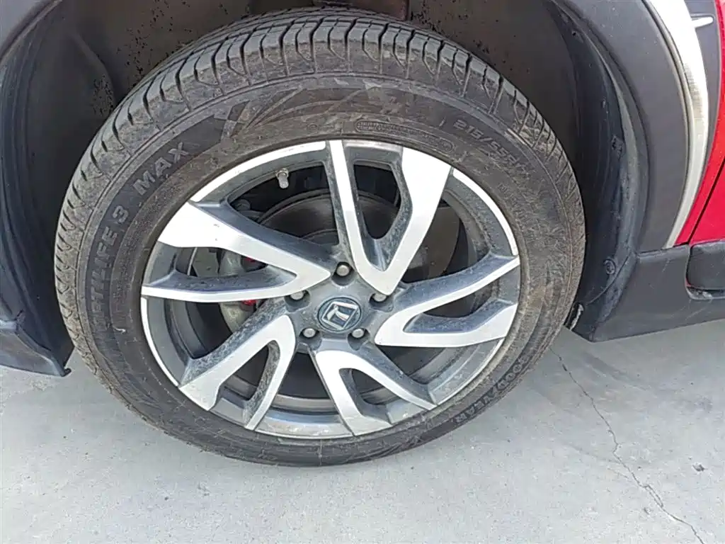 Luxgen U5 SUV 2018 — фото 23