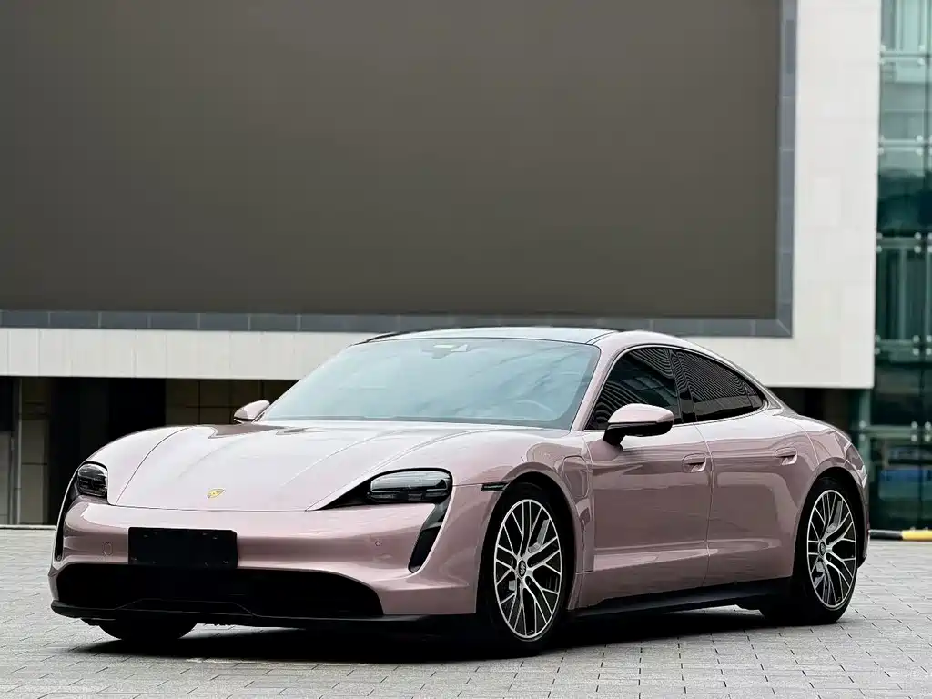 Porsche Taycan 2022