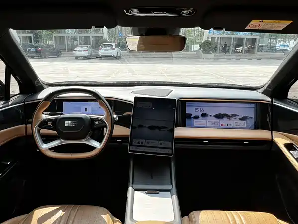 Geely Galaxy L7 2024