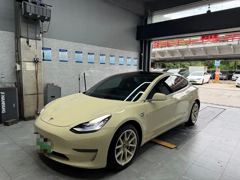 Tesla Model 3 2019 — фото 1