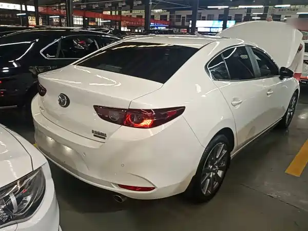 Mazda 3 Axela 2023