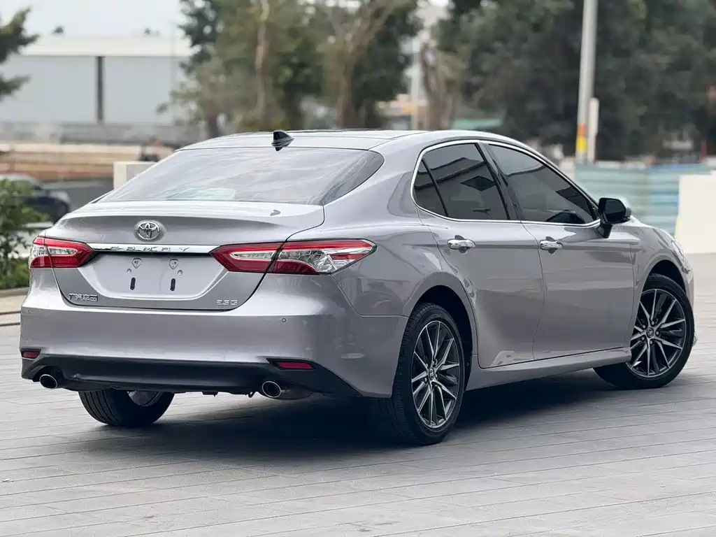 Toyota Camry 2021 — фото 3
