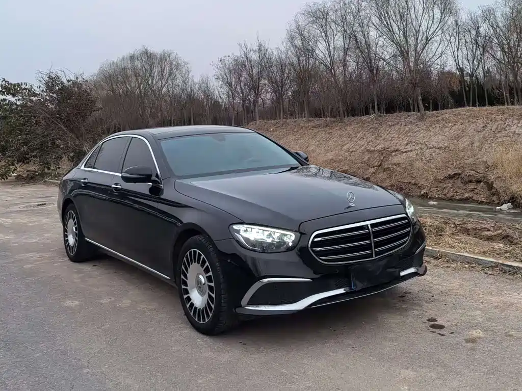 Mercedes-Benz E-Class 2022 — фото 1