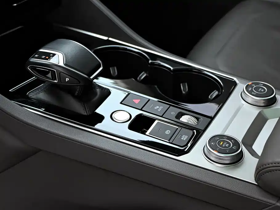 Volkswagen Touareg 2021 — фото 17