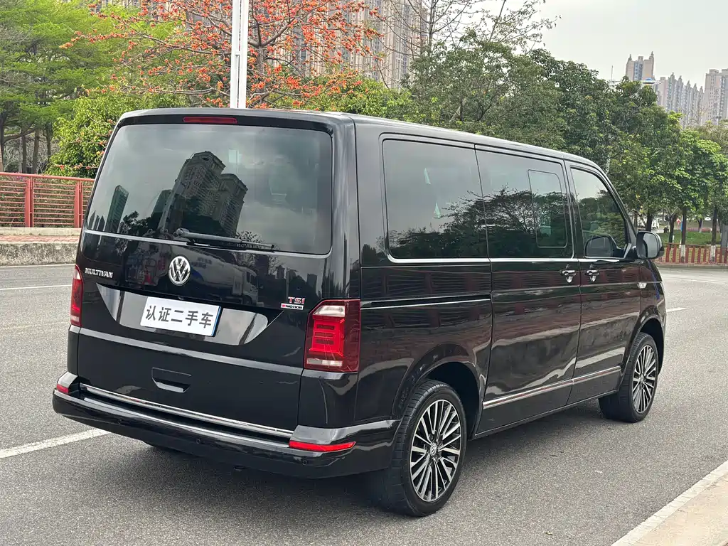 Volkswagen Multivan 2018 — фото 6