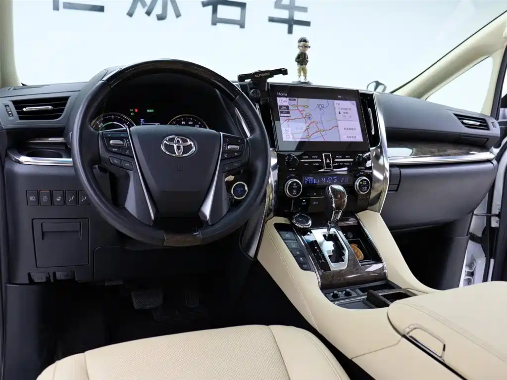 Toyota Alphard 2023 — фото 11