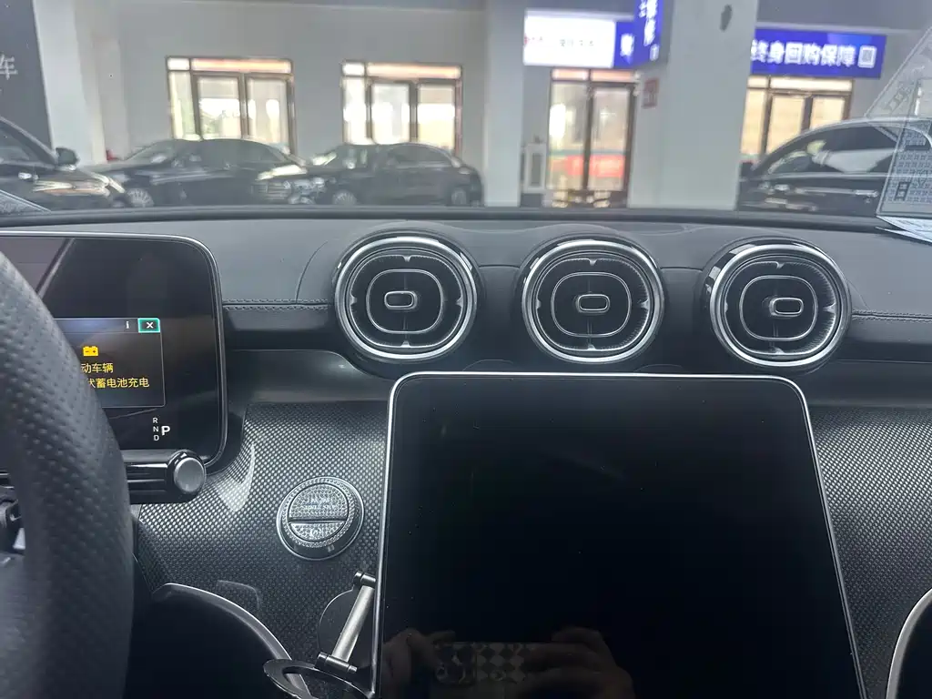 Mercedes-Benz C-Class 2023 — фото 13