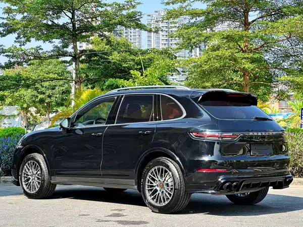 Porsche Cayenne 2011