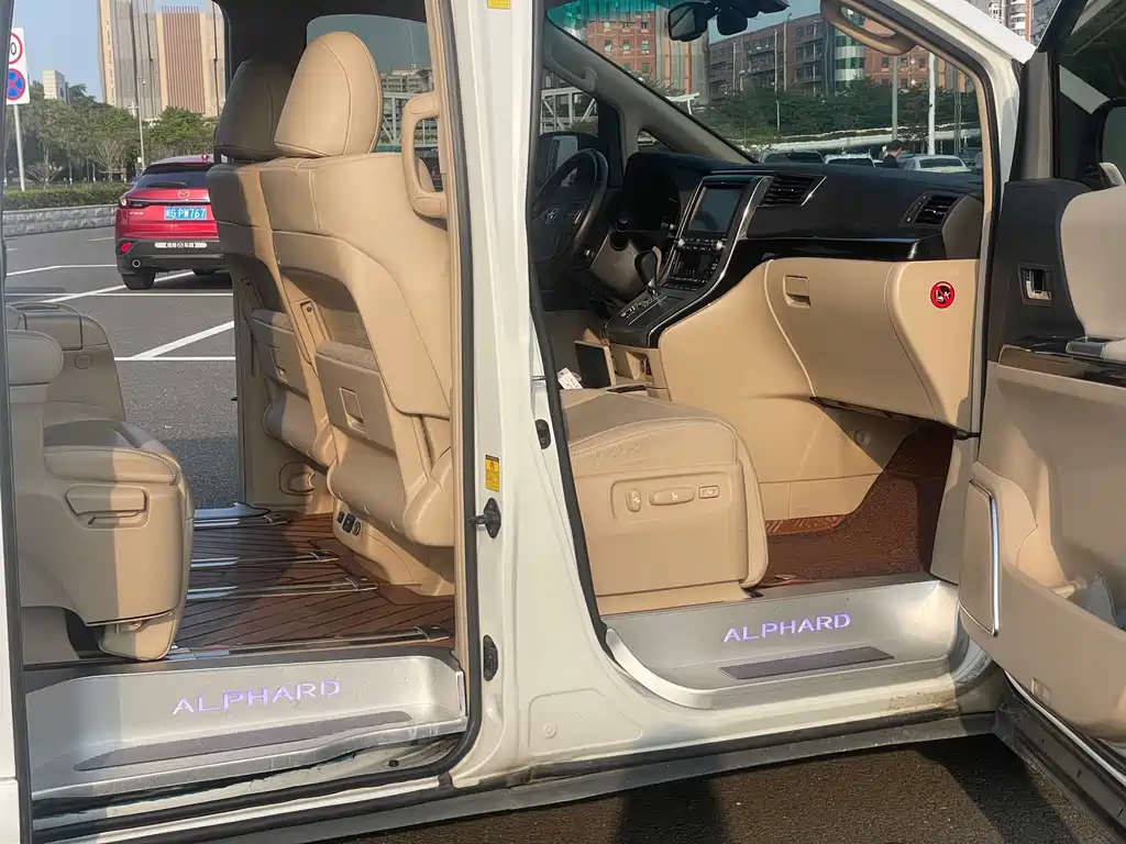 Toyota Alphard 2013 — фото 12