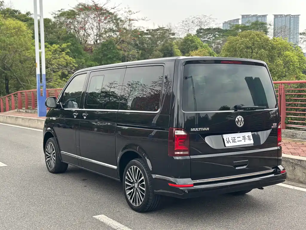 Volkswagen Multivan 2018 — фото 7
