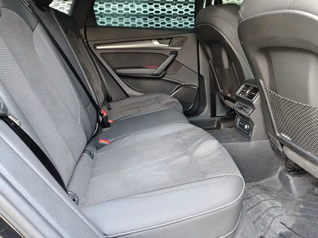 Audi Q5L Sportback 2023 — фото 10