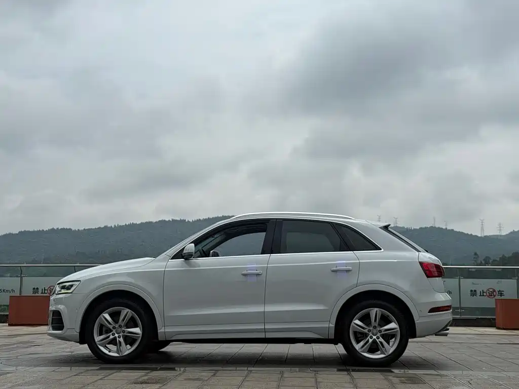 Audi Q3 2017 — фото 10