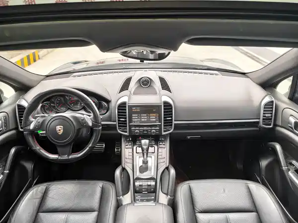 Porsche Cayenne 2011