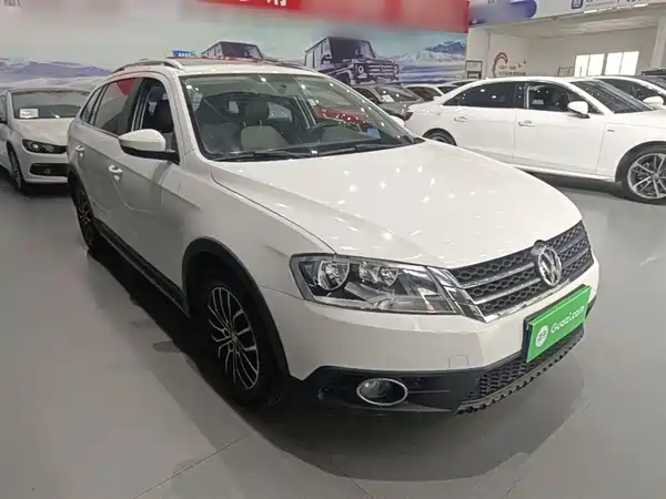 Volkswagen Cross Lavida 2014
