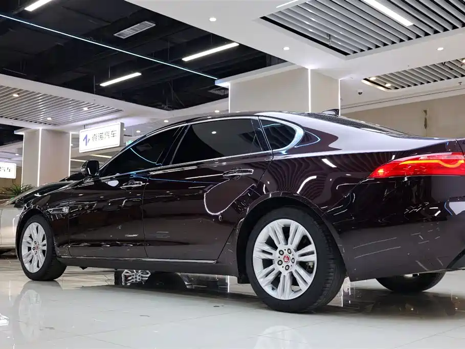 Jaguar XFL 2018 — фото 12