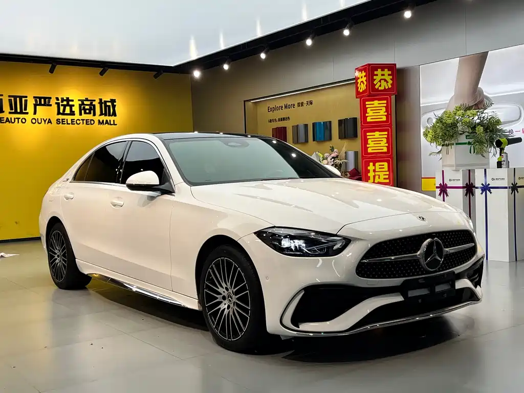 Mercedes-Benz C-Class 2023 — фото 3