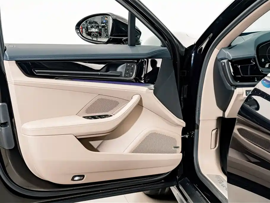 Porsche Panamera 2025 — фото 16